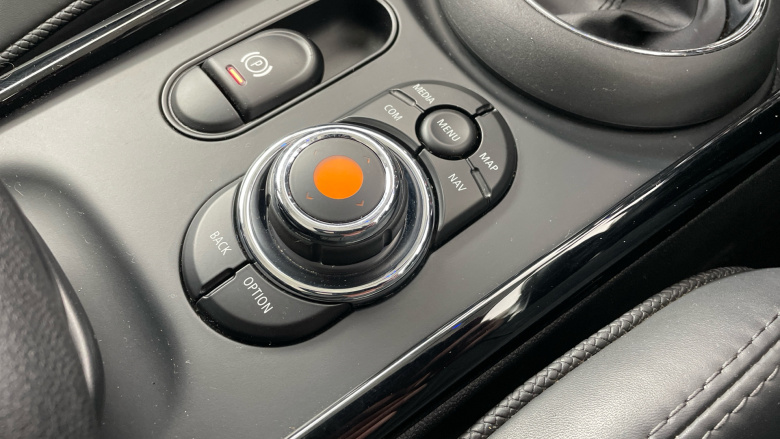 MINI Clubman 1.5 Cooper Exclusive 6dr Petrol Estate